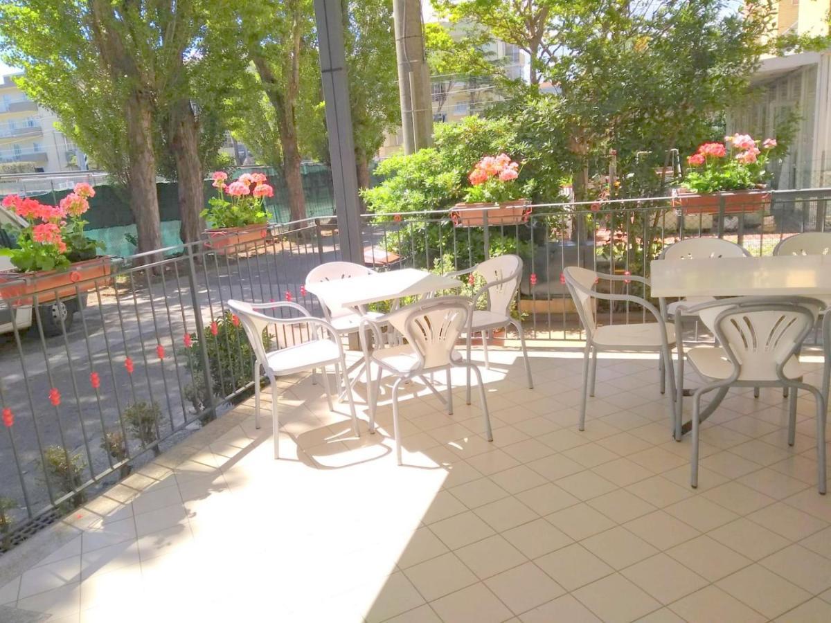 Hotel La Bella Vita Ρίμινι Εξωτερικό φωτογραφία