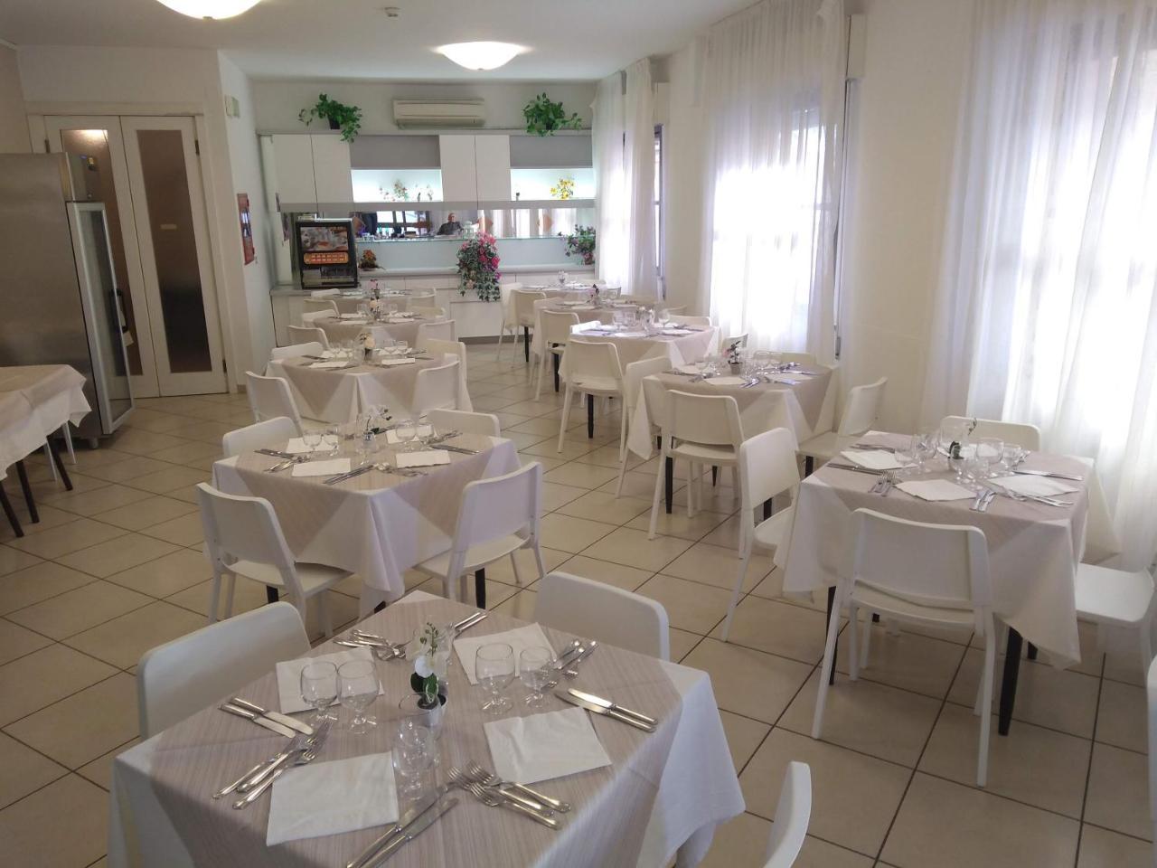 Hotel La Bella Vita Ρίμινι Εξωτερικό φωτογραφία