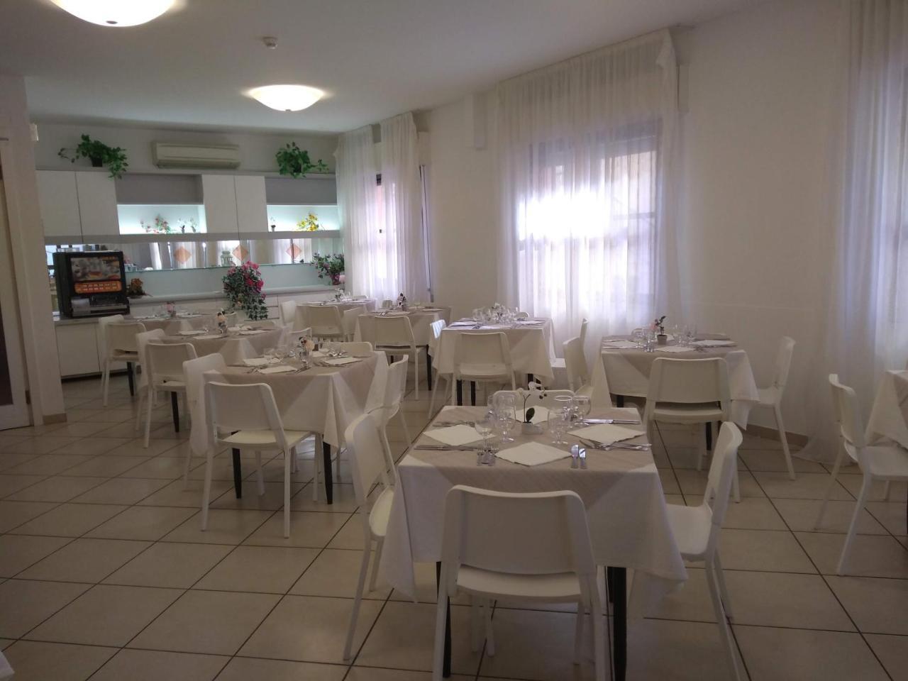 Hotel La Bella Vita Ρίμινι Εξωτερικό φωτογραφία