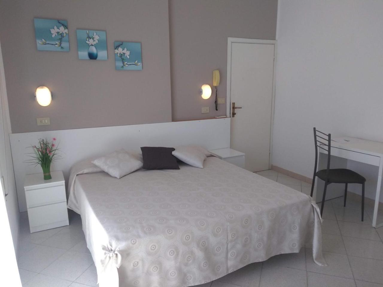 Hotel La Bella Vita Ρίμινι Εξωτερικό φωτογραφία
