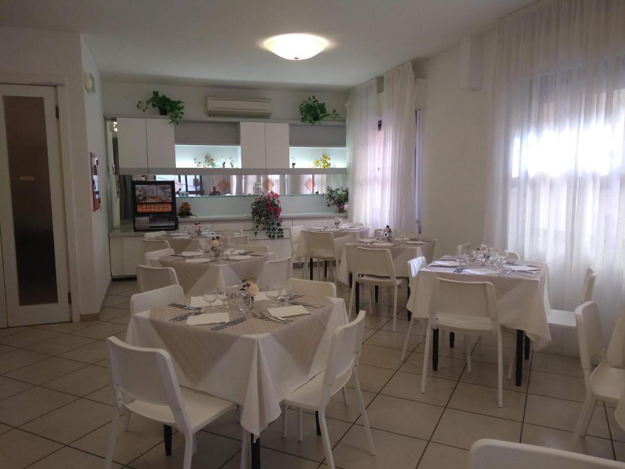 Hotel La Bella Vita Ρίμινι Εξωτερικό φωτογραφία