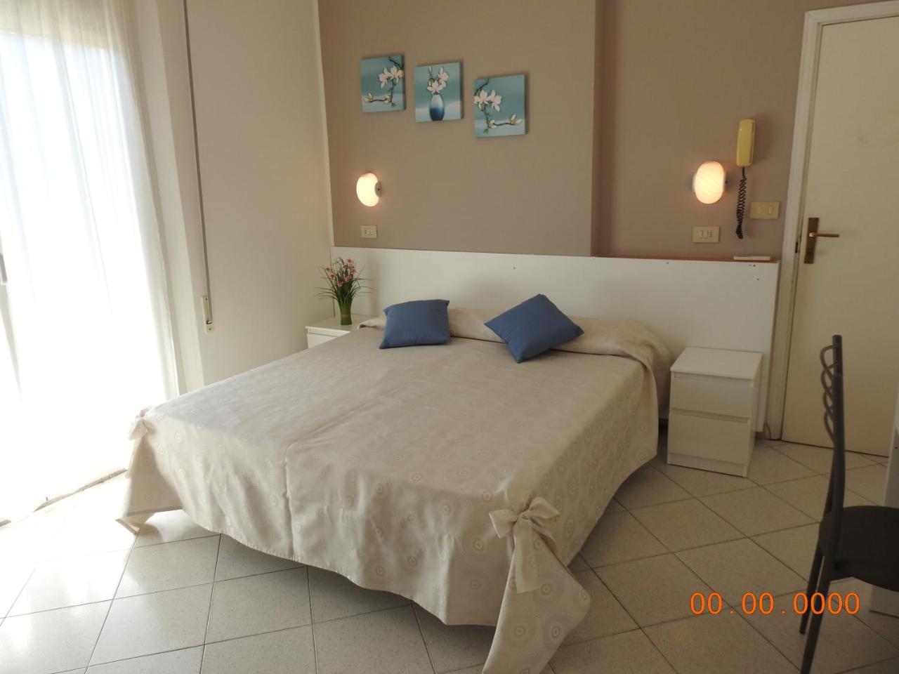 Hotel La Bella Vita Ρίμινι Εξωτερικό φωτογραφία