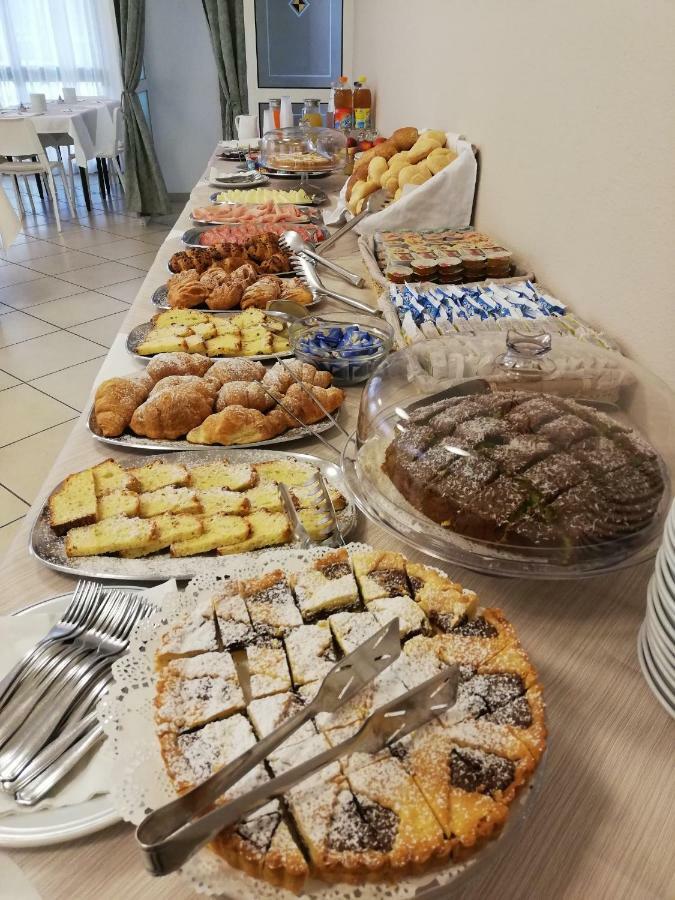 Hotel La Bella Vita Ρίμινι Εξωτερικό φωτογραφία